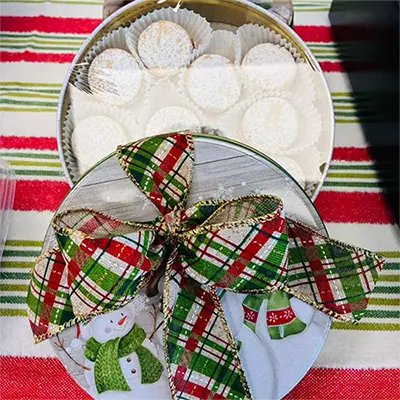 pic of Christmas Tin Alfajorcitos