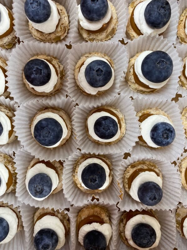 Mini Pavlovas Blueberries